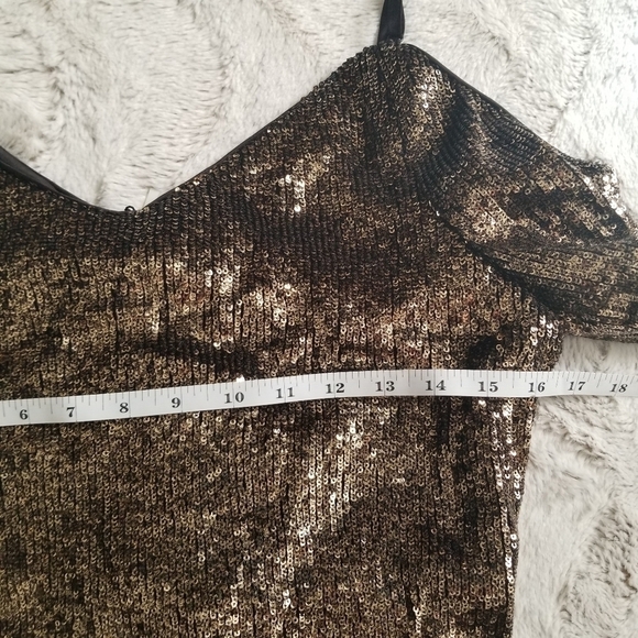 Bardot Sequins Gold Black Cold Shoulder Blouse New Size XS - Picture 10 of 12